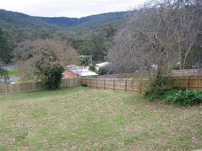 11 Ferny Creek Avenue, Upper Ferntree Gully VIC 3156