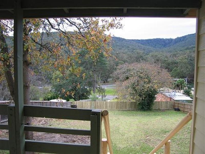 11 Ferny Creek Avenue, Upper Ferntree Gully VIC 3156