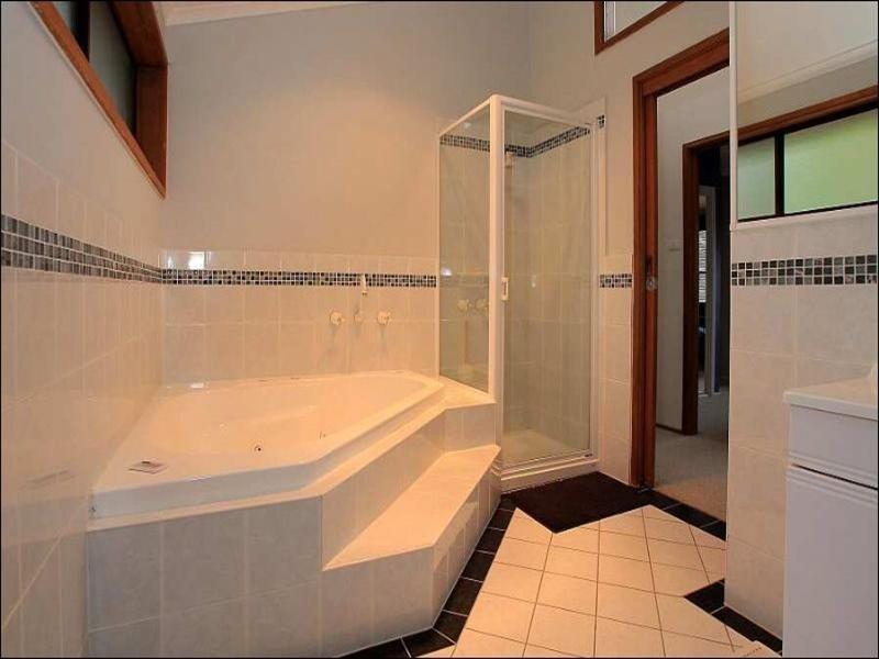 10 Irene Avenue, Upper Ferntree Gully VIC 3156