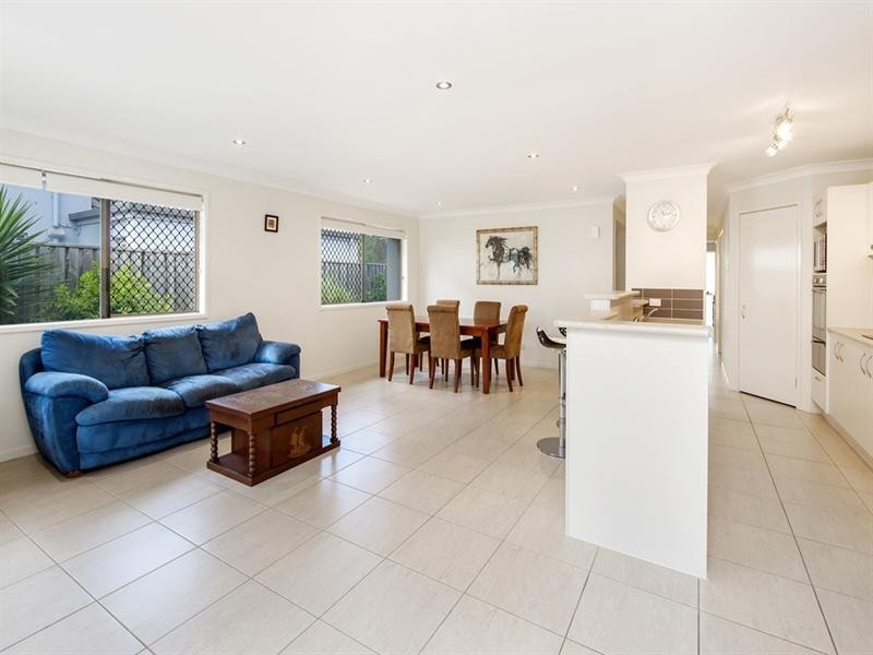 6 Birchgrove Street, Sippy Downs QLD 4556