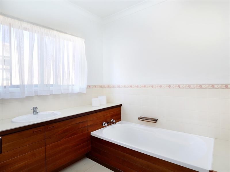 27 Gilbert Street, Buderim QLD 4556