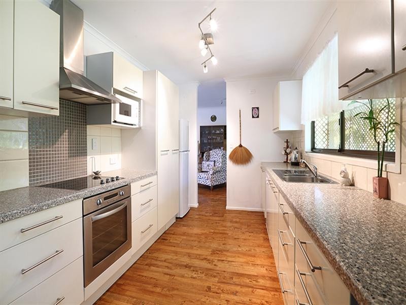 11 Brandenburg Road, Mooloolah Valley QLD 4553