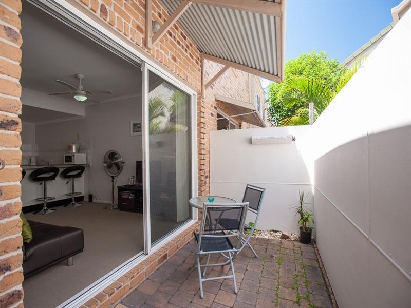 2/12 Arwen Street, Maroochydore QLD 4558