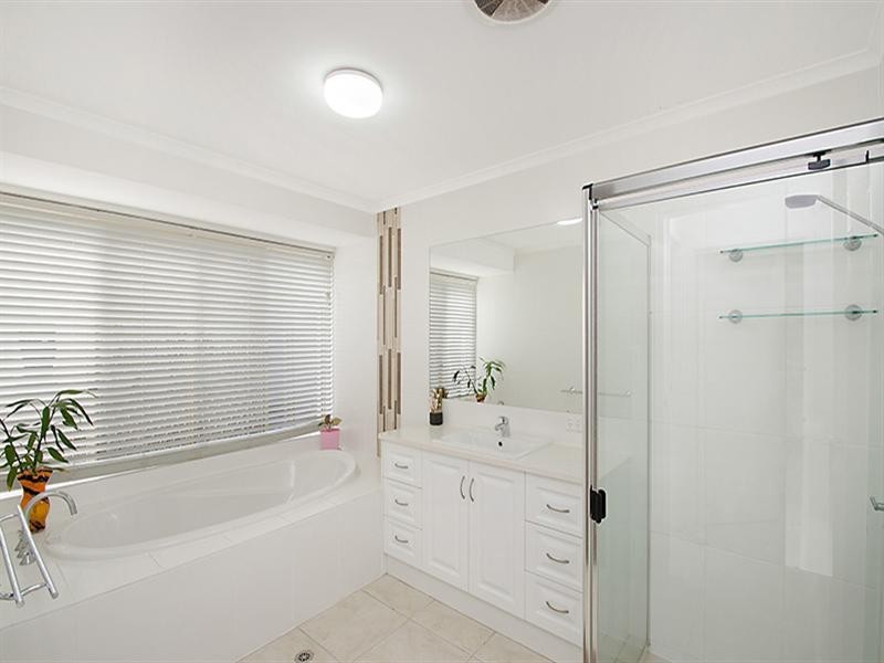 23 Karawatha Drive, Mountain Creek QLD 4557