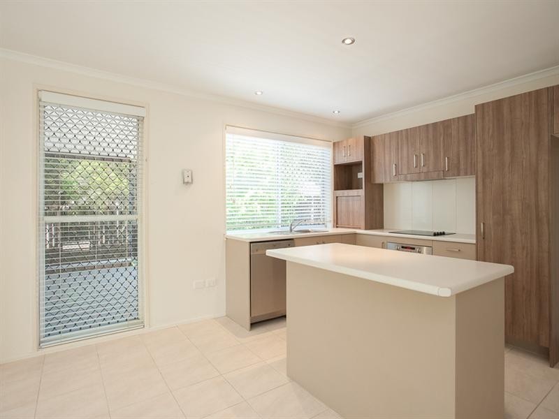 2/231 Broadwater Avenue West, Maroochydore QLD 4558