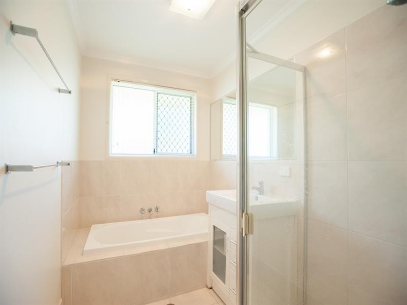 2/231 Broadwater Avenue West, Maroochydore QLD 4558