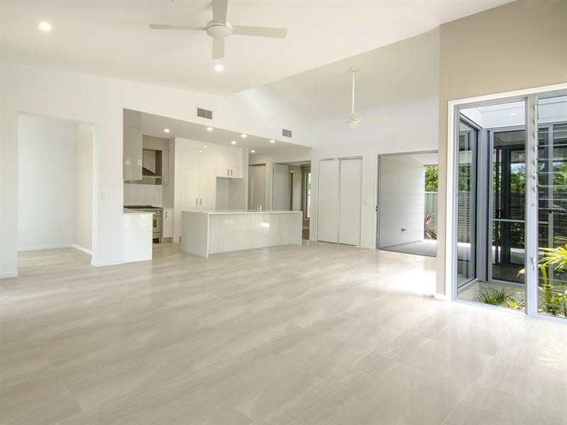 2/18 Eckersley Avenue, Buderim QLD 4556