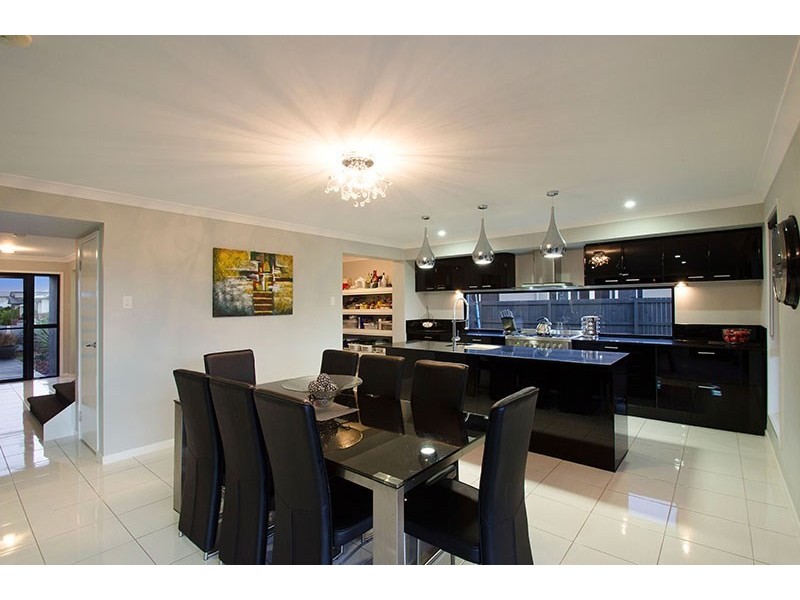 9 Lamatia Drive, Mountain Creek QLD 4557