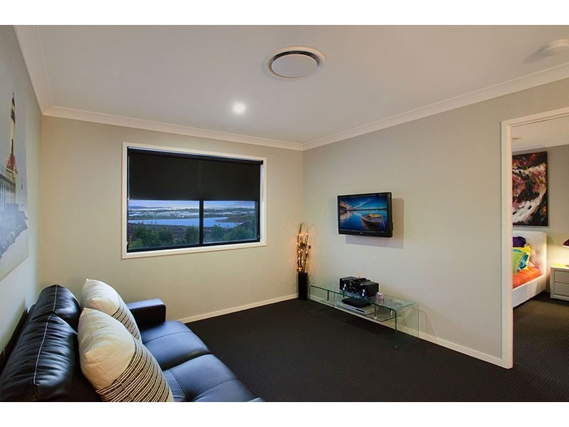 9 Lamatia Drive, Mountain Creek QLD 4557