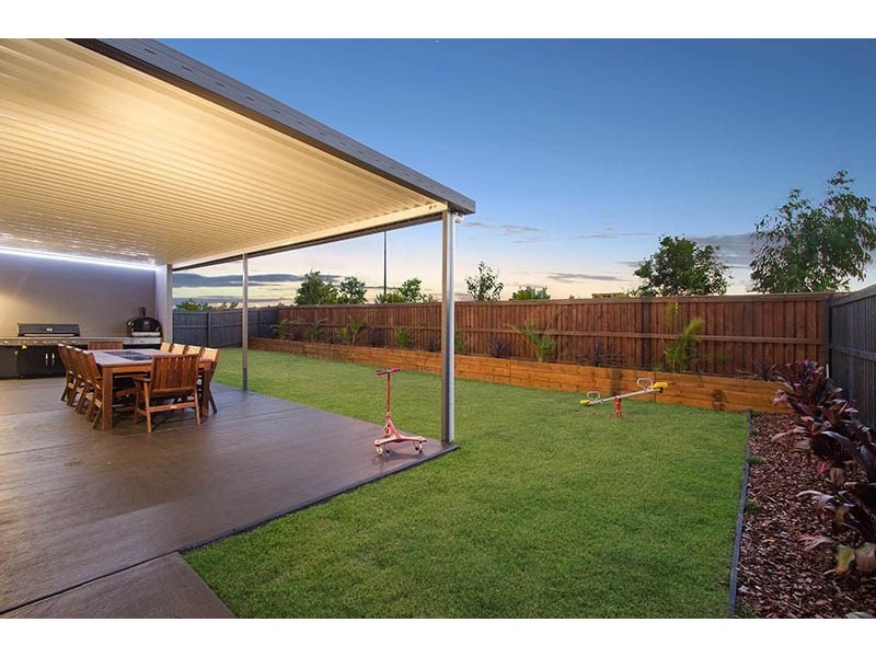 9 Lamatia Drive, Mountain Creek QLD 4557