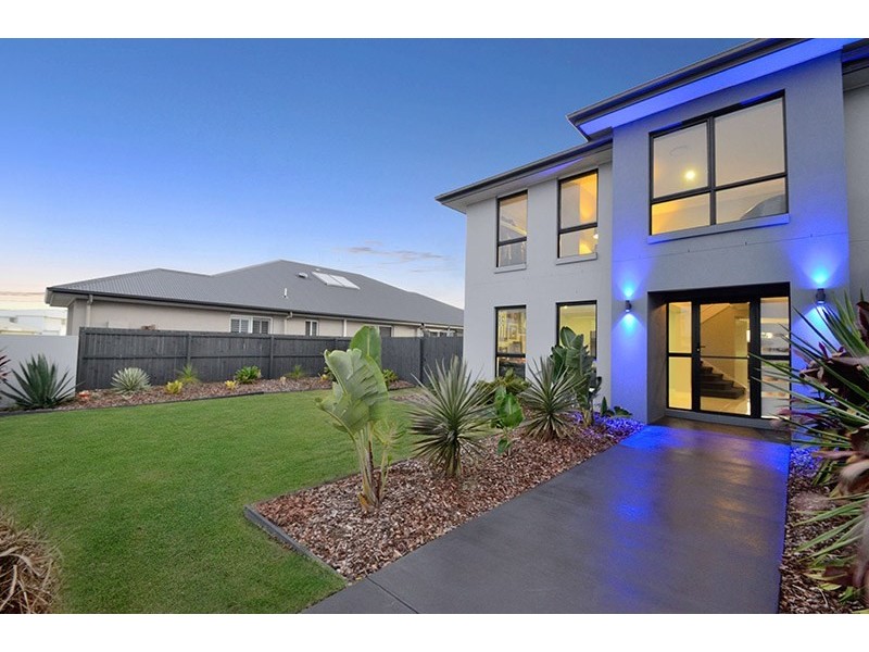 9 Lamatia Drive, Mountain Creek QLD 4557