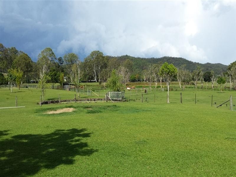 137 Old Gympie Road, Mooloolah Valley QLD 4553