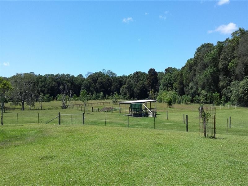 137 Old Gympie Road, Mooloolah Valley QLD 4553