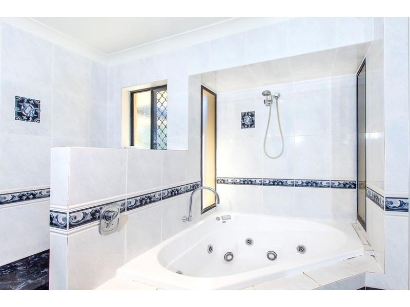 97 Parsons Road, Forest Glen QLD 4556