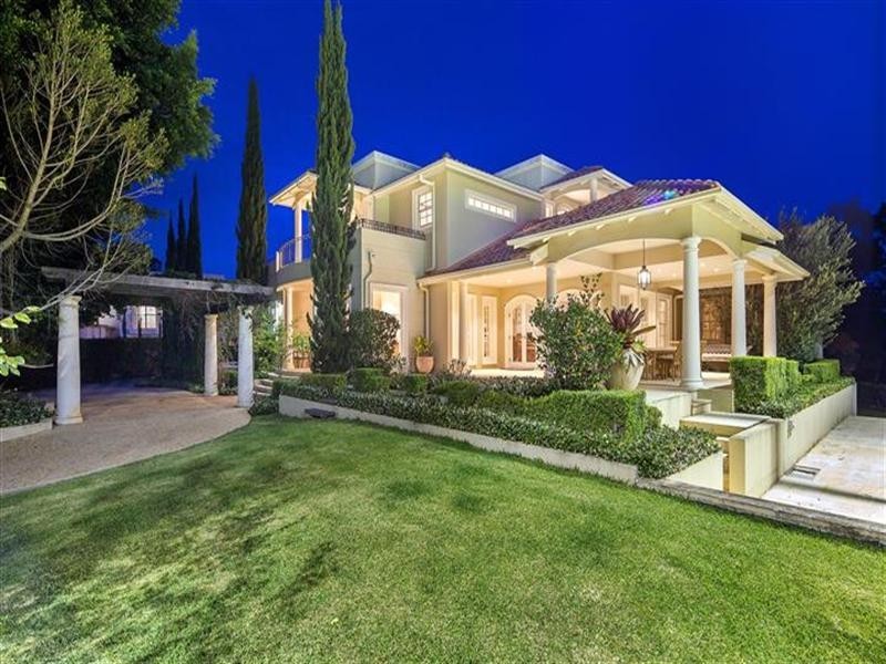 22 Mountain Top Court, Mons QLD 4556