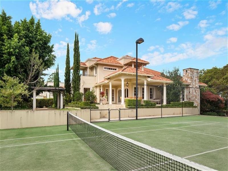 22 Mountain Top Court, Mons QLD 4556