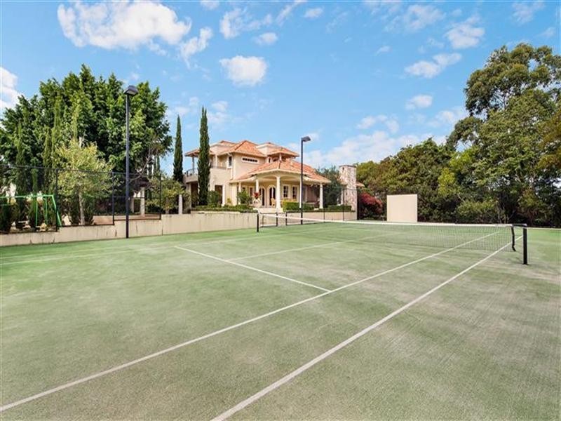 22 Mountain Top Court, Mons QLD 4556