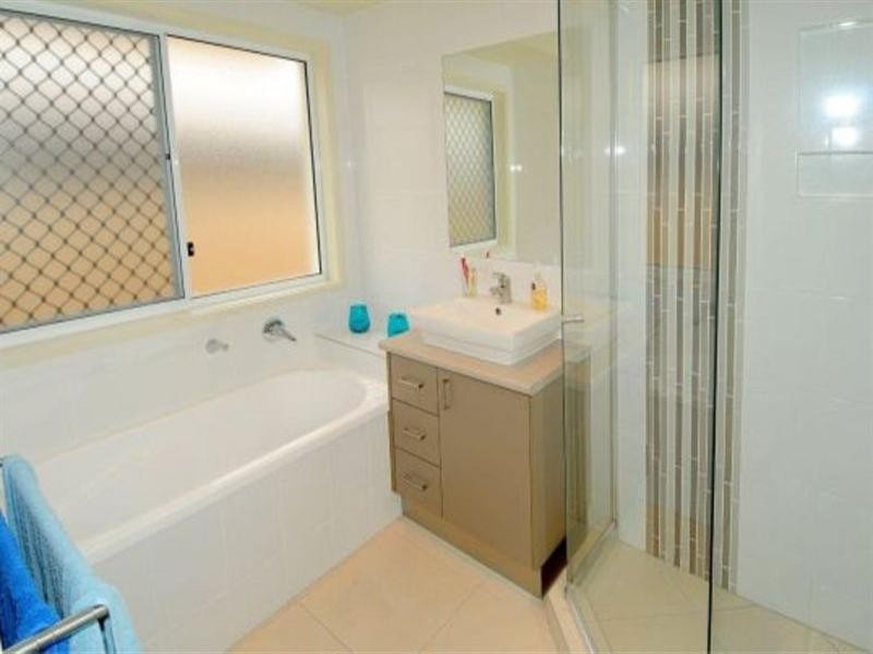 11 Clarence Place, Sippy Downs QLD 4556