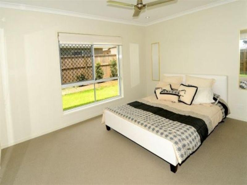 11 Clarence Place, Sippy Downs QLD 4556