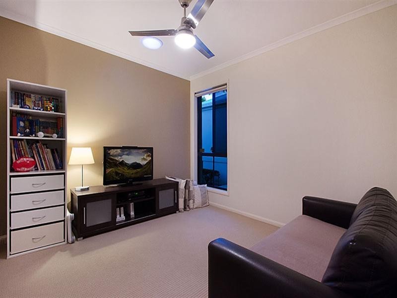16 Kingfish Court, Mountain Creek QLD 4557