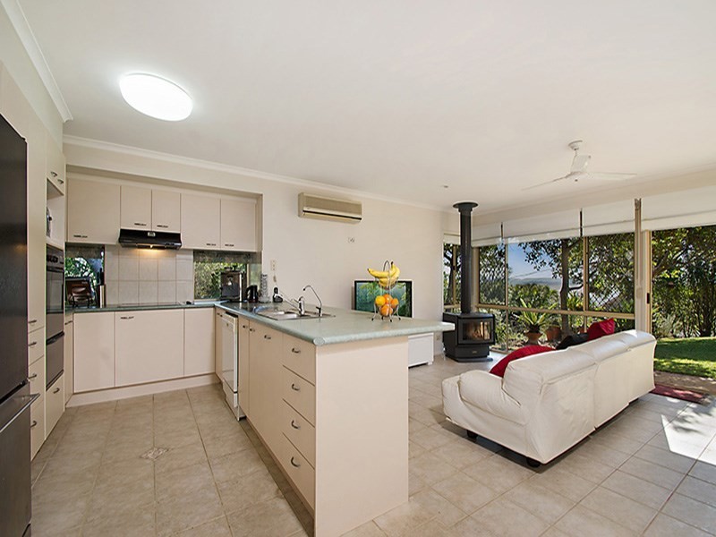 10 Courcheval Terrace, Mons QLD 4556