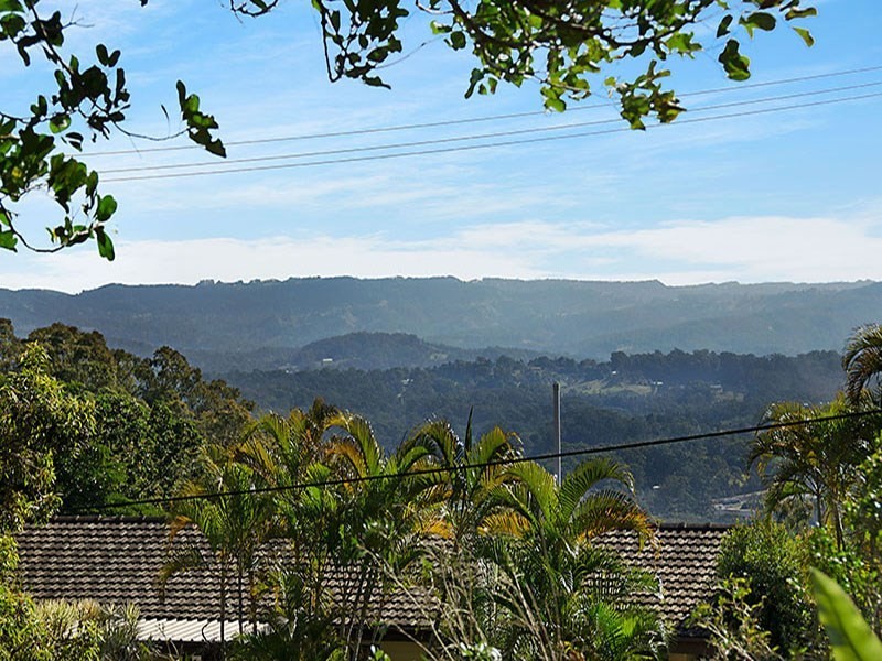 10 Courcheval Terrace, Mons QLD 4556