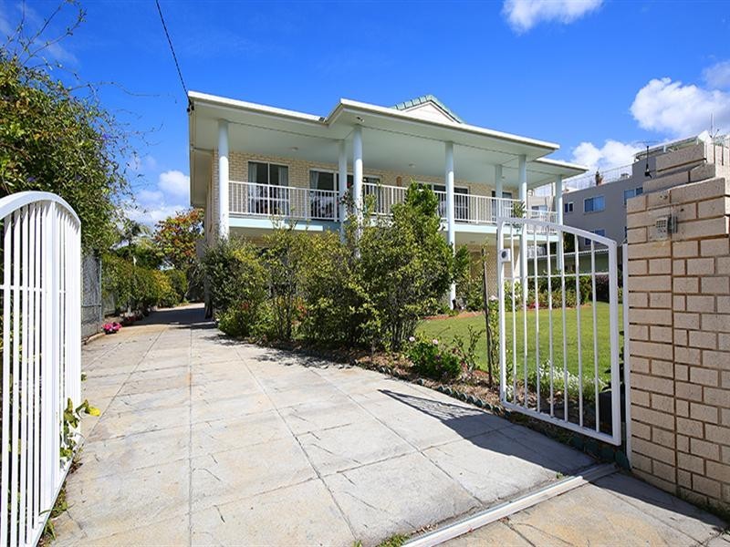 93 Bradman Avenue, Maroochydore QLD 4558