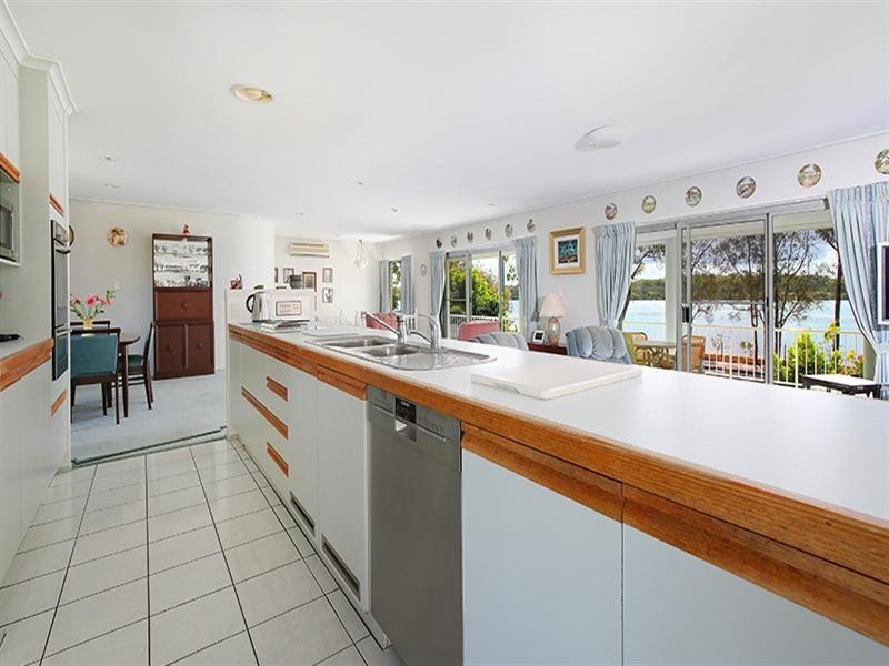 93 Bradman Avenue, Maroochydore QLD 4558