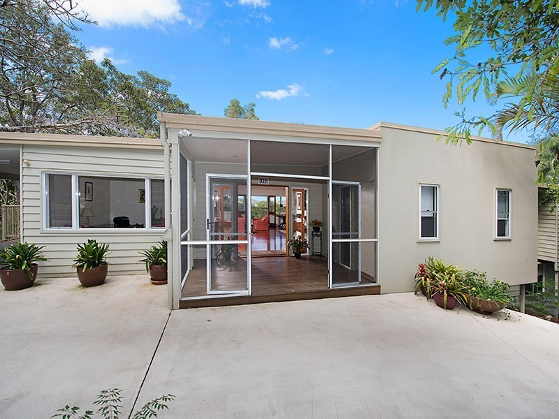 823 Hunchy Road, Hunchy QLD 4555