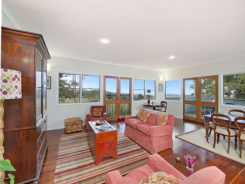 823 Hunchy Road, Hunchy QLD 4555