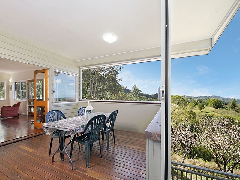 823 Hunchy Road, Hunchy QLD 4555