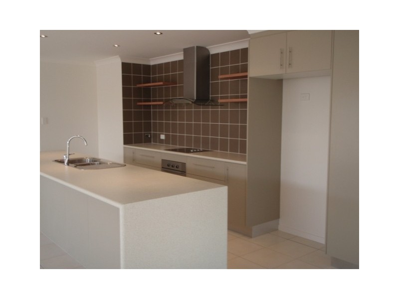 2 Rosslare Court, Kuluin QLD 4558