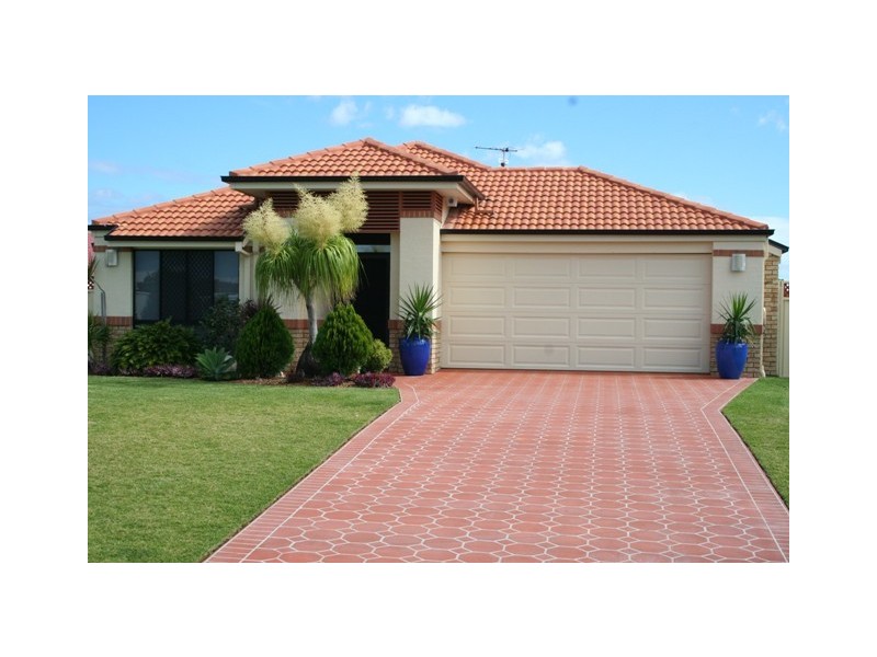 5 Courtenay, Sippy Downs QLD 4556