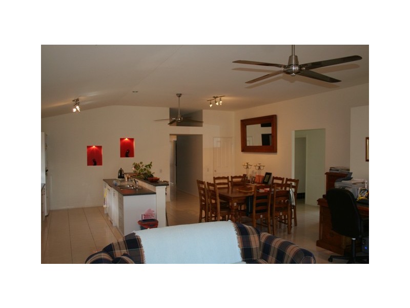 5 Courtenay, Sippy Downs QLD 4556