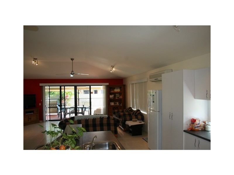 5 Courtenay, Sippy Downs QLD 4556