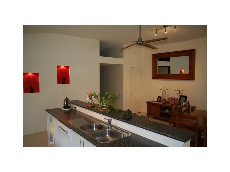 5 Courtenay, Sippy Downs QLD 4556