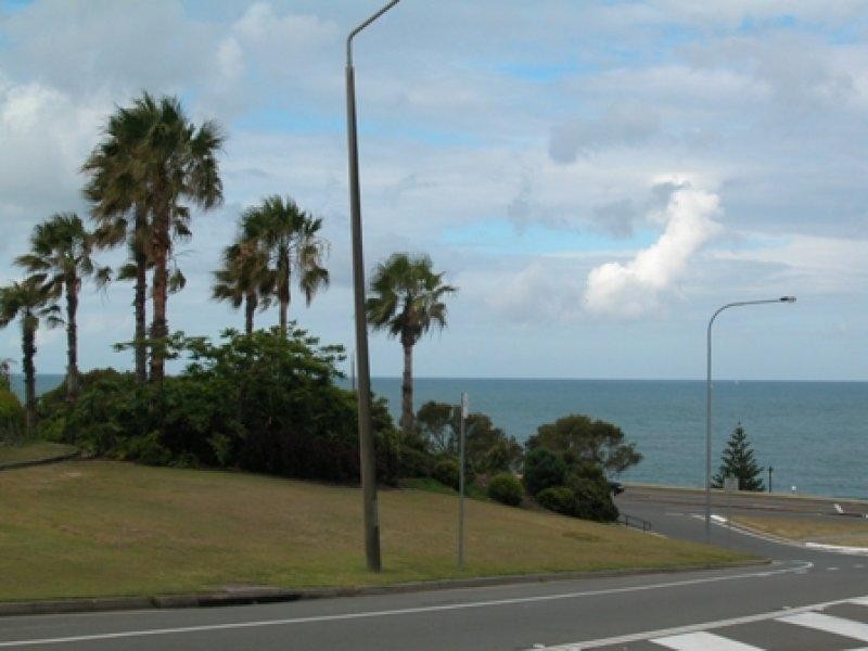 4 Buderim Avenue, Alexandra Headland QLD 4572