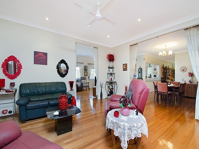 64 Gloucester Road, Buderim QLD 4556