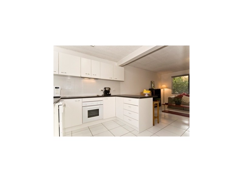 1/32 Broadwater Avenue, Maroochydore QLD 4558