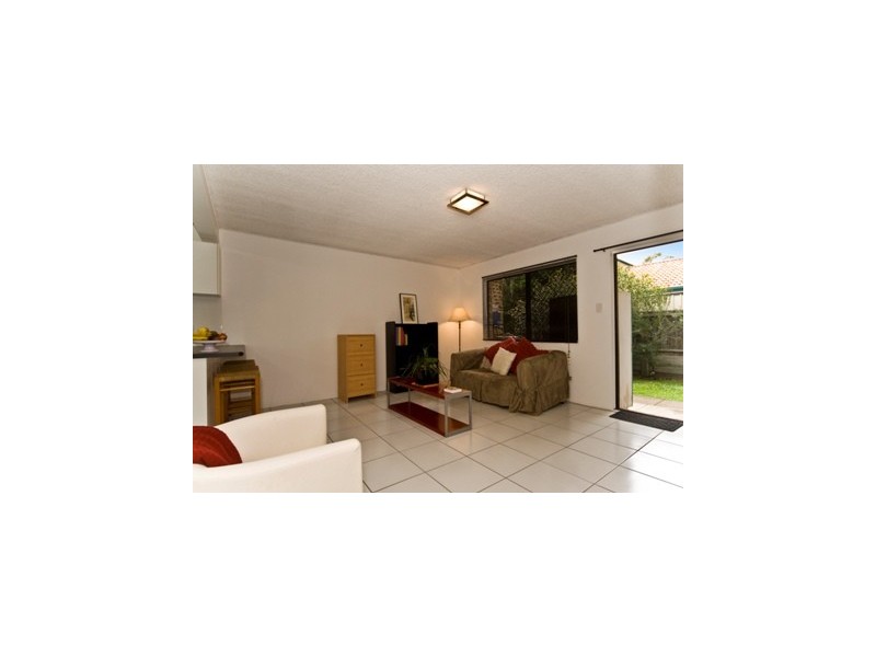 1/32 Broadwater Avenue, Maroochydore QLD 4558