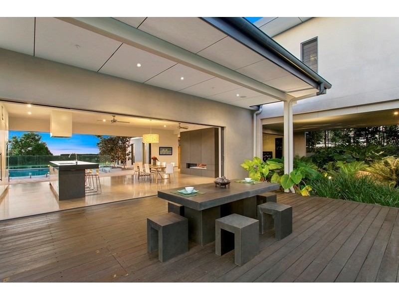 18 Mountain Top Court, Mons QLD 4556