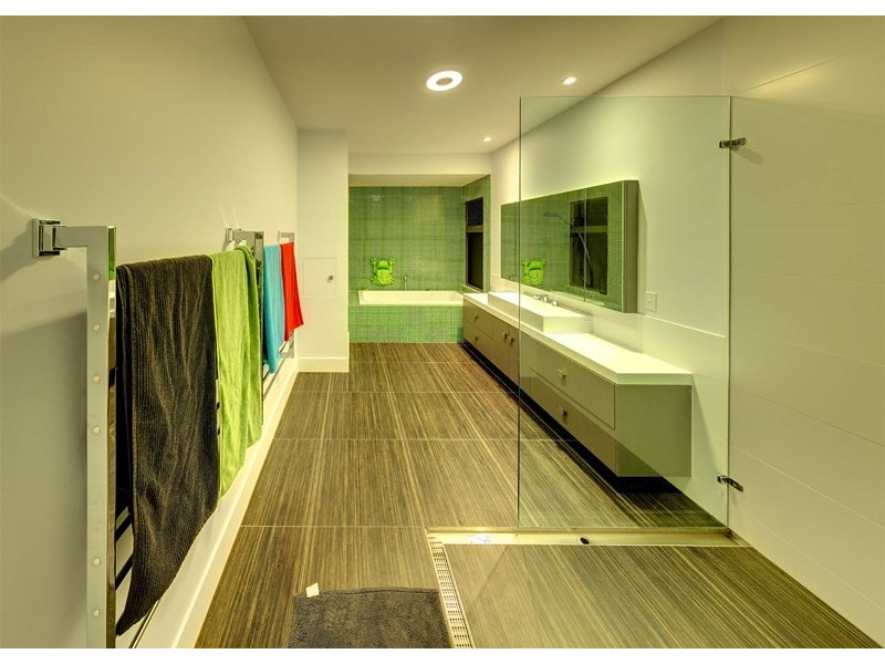 18 Mountain Top Court, Mons QLD 4556