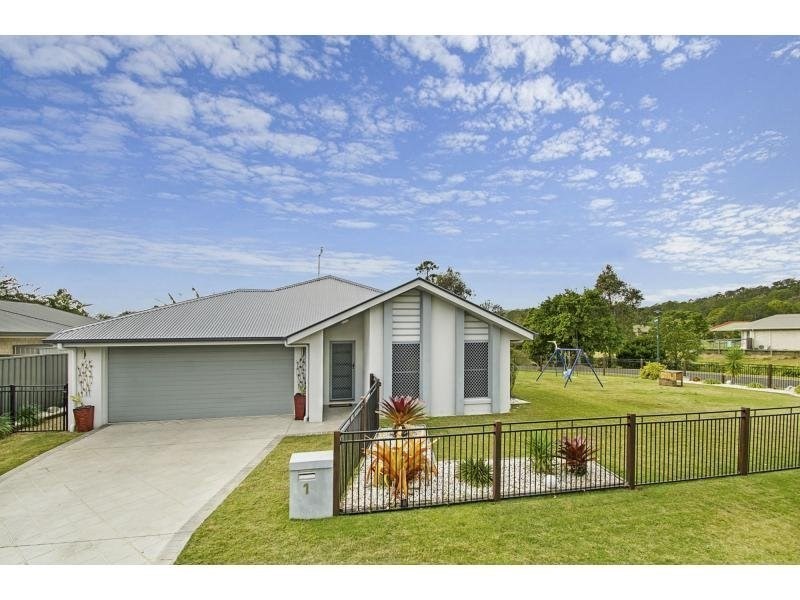 1 Dixon Court, Mooloolah Valley QLD 4553