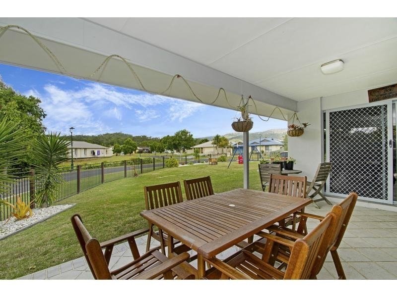 1 Dixon Court, Mooloolah Valley QLD 4553