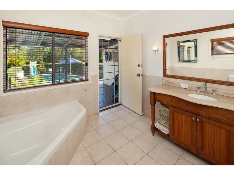 18 Walgarri Drive, Tanawha QLD 4556