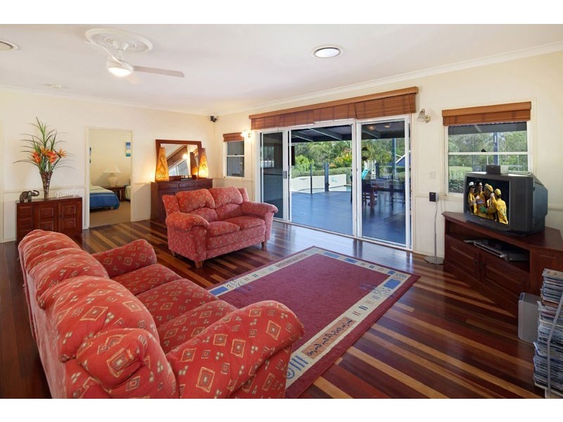 18 Walgarri Drive, Tanawha QLD 4556