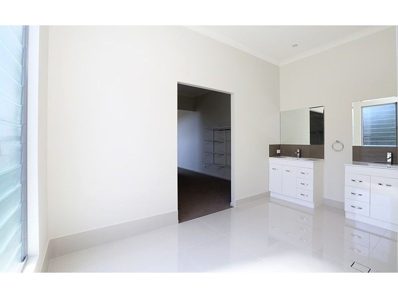 334 Glenview Road, Glenview QLD 4553