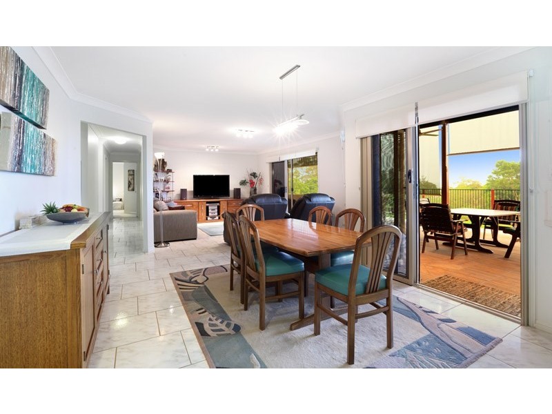 11 Mons School Road, Mons QLD 4556