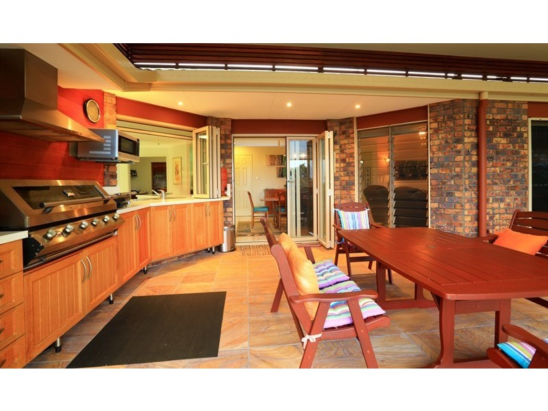 11 Mons School Road, Mons QLD 4556