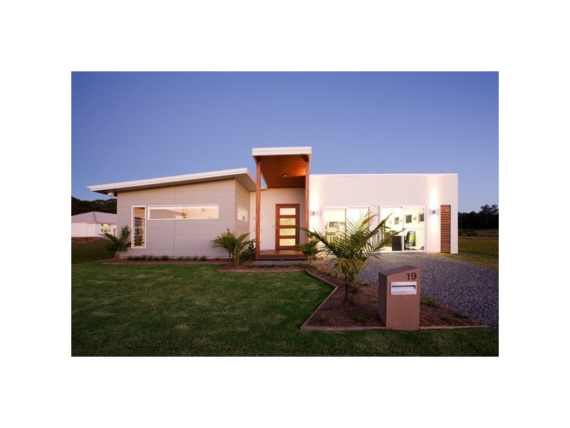 19A Forest Pines Boulevard, Forest Glen QLD 4556